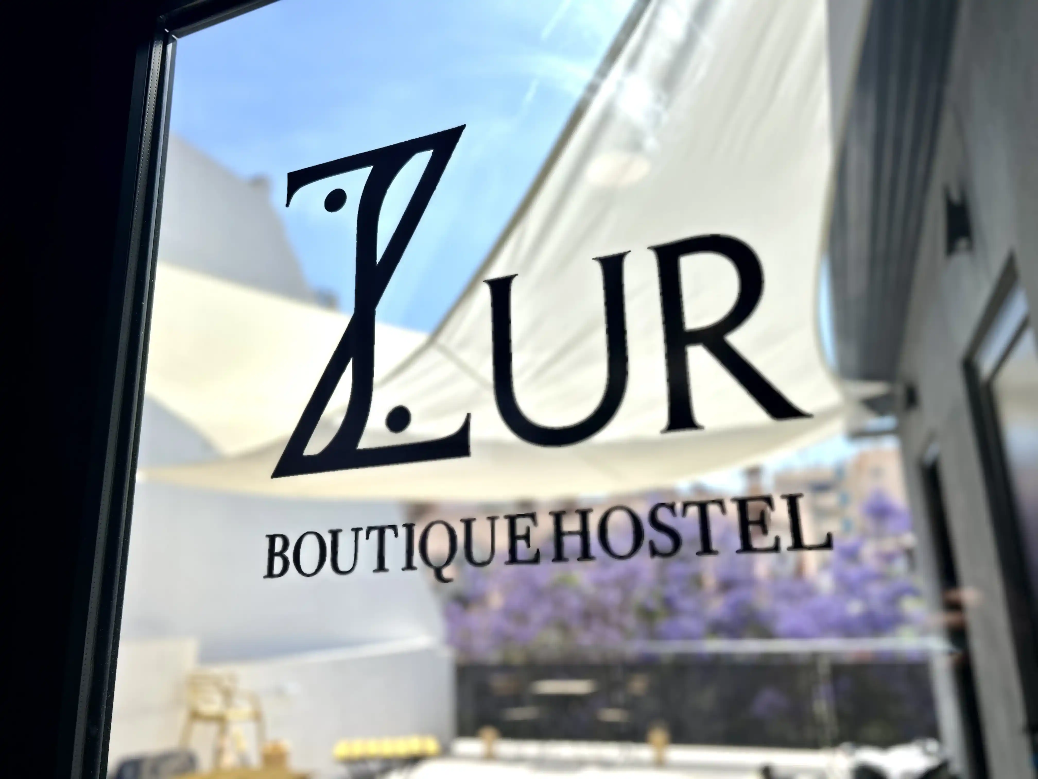 ZUR Boutique Hostel